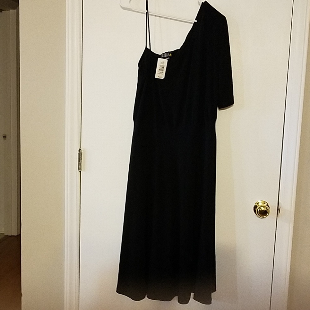 Dress one shoulder